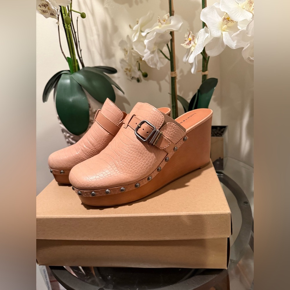 Lucky Brand Leather Wedges - Picture 1 of 12